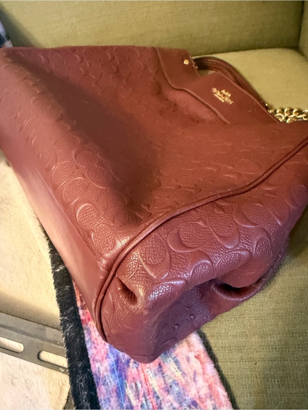 Coach Burgundy Lexy Shoulder Bag With Debossed C Logos (F48338) - Picture 6 of 15
